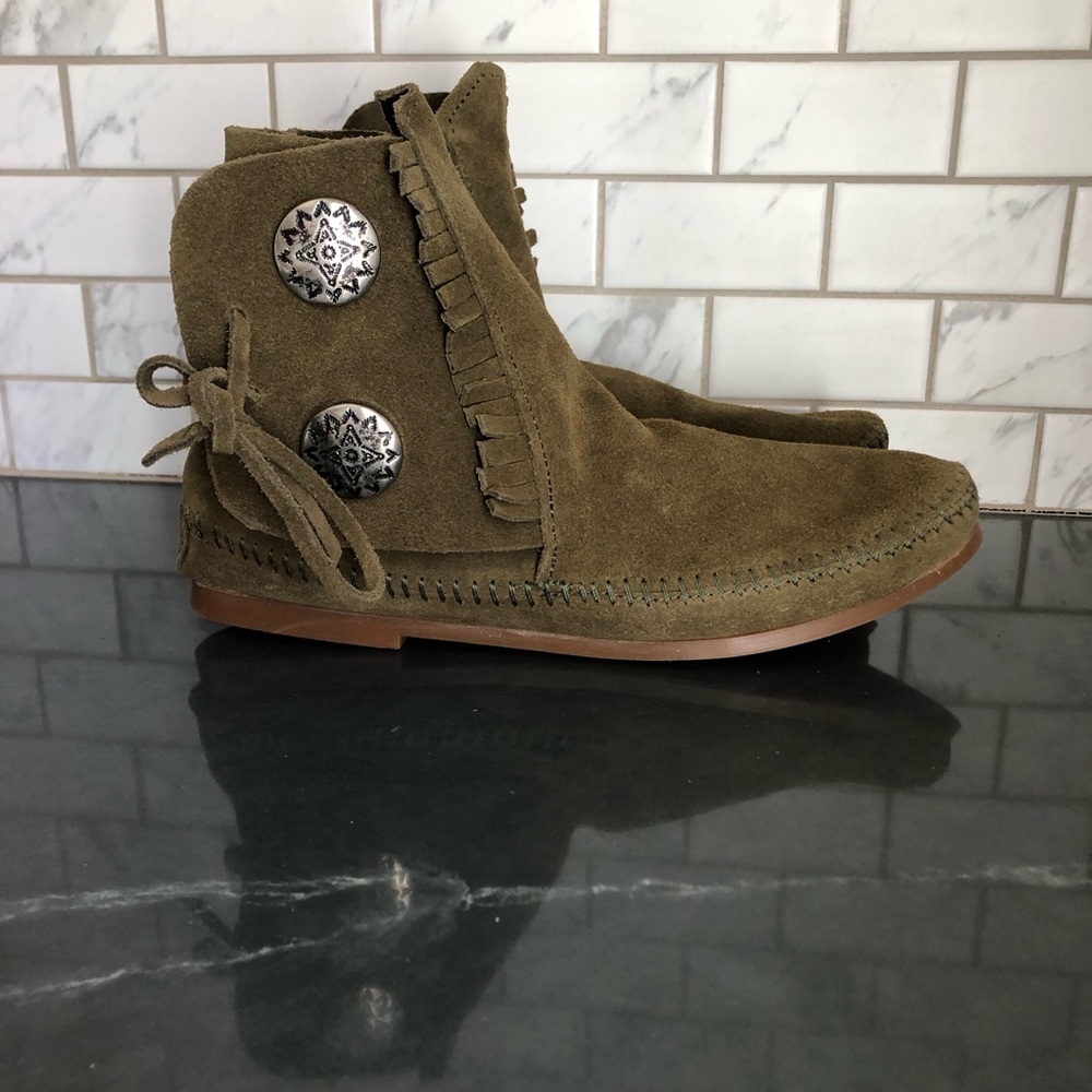 Olive Minnetonka Hard Sole Ankle Boot Mocs with Two Buttons and Fringe. NEW!